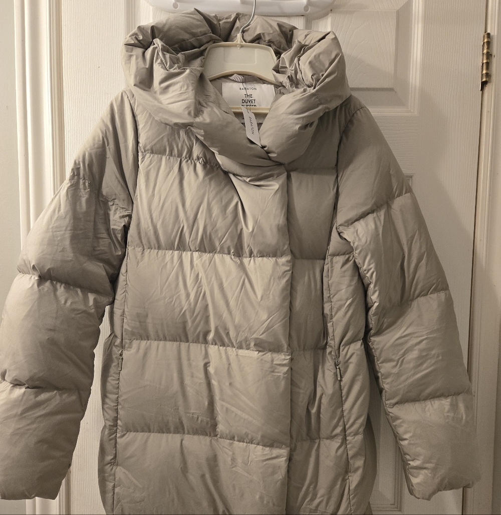 Babaton / Aritzia The Duvet Puffer Mid - Picture 2 of 13